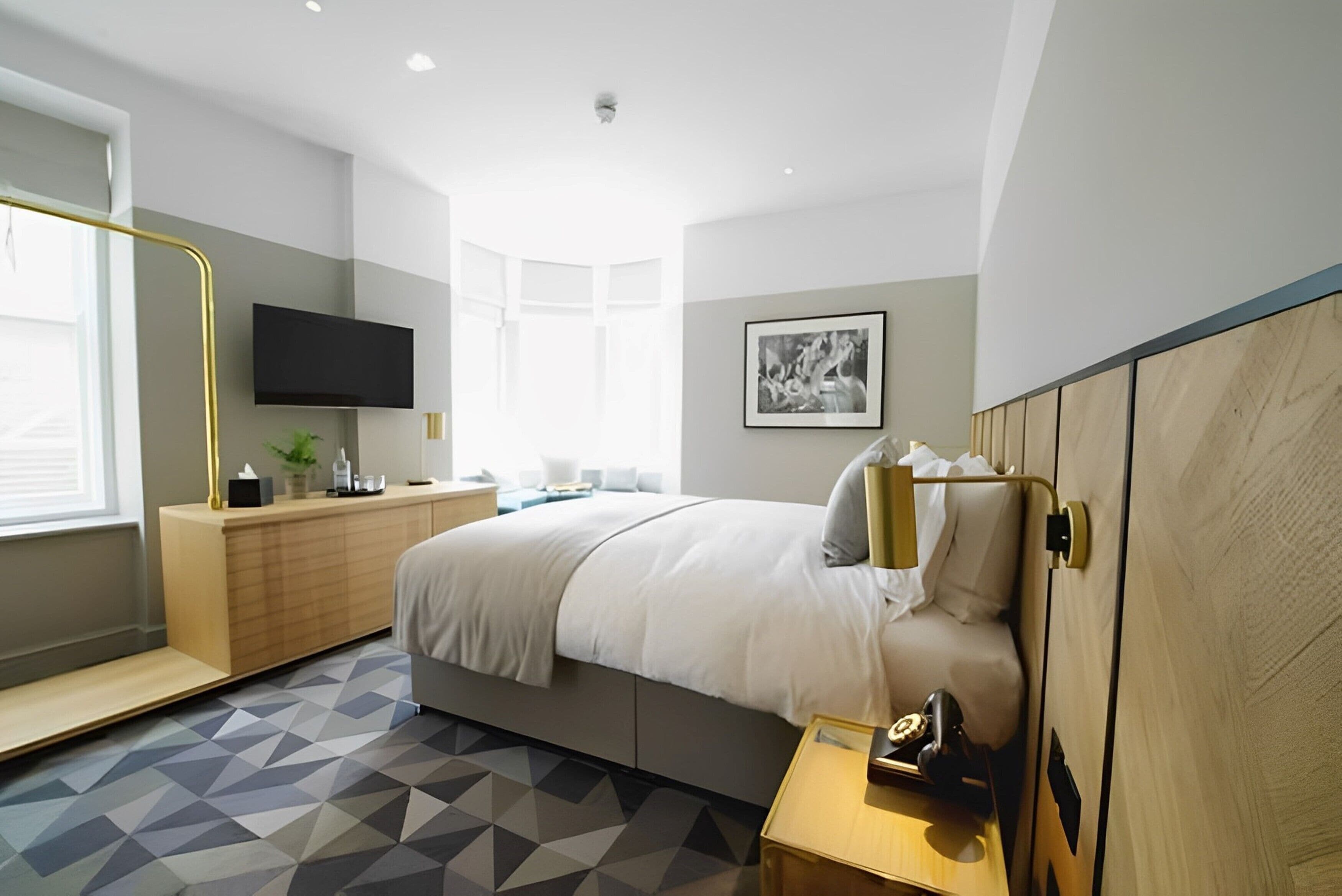 1 bedroom, hypo-allergenic bedding, in-room safe, soundproofing