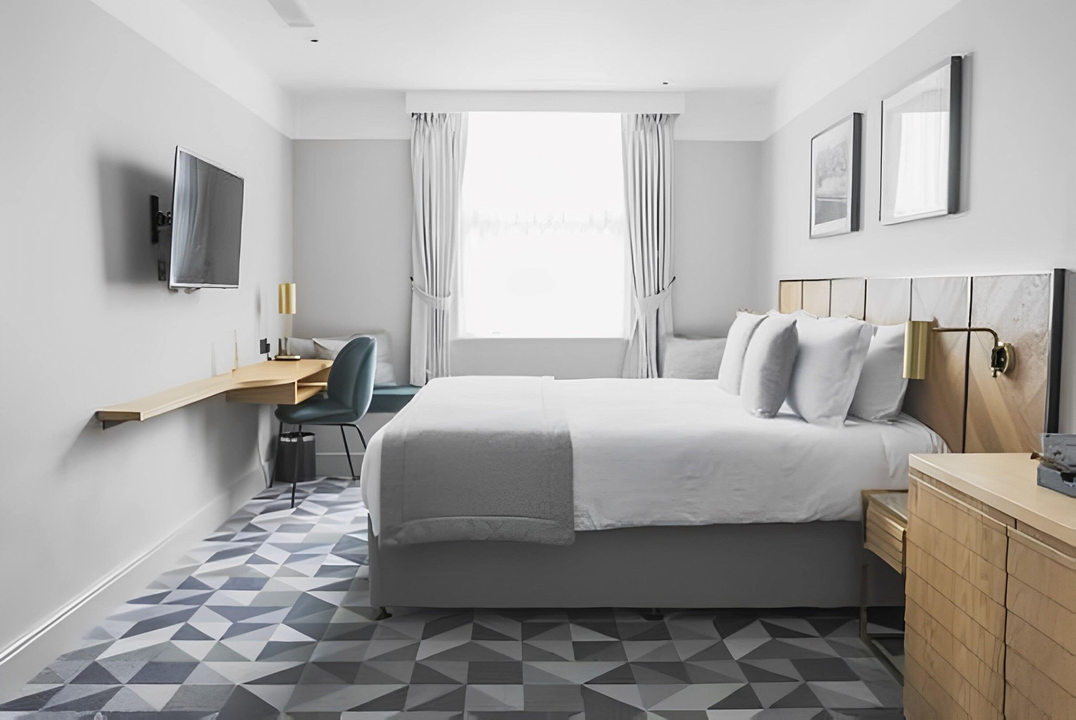 1 bedroom, hypo-allergenic bedding, in-room safe, soundproofing