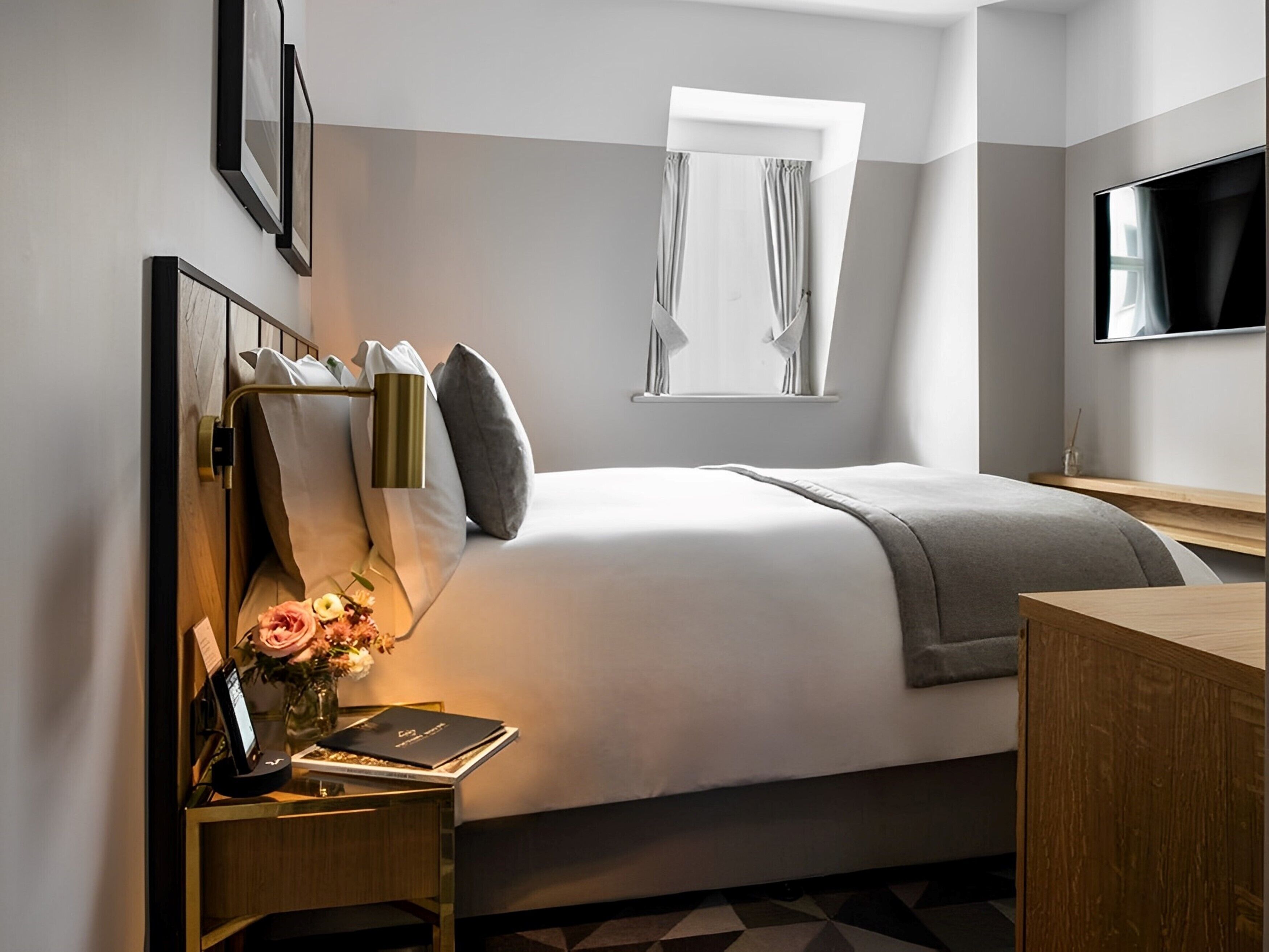 1 bedroom, hypo-allergenic bedding, in-room safe, soundproofing