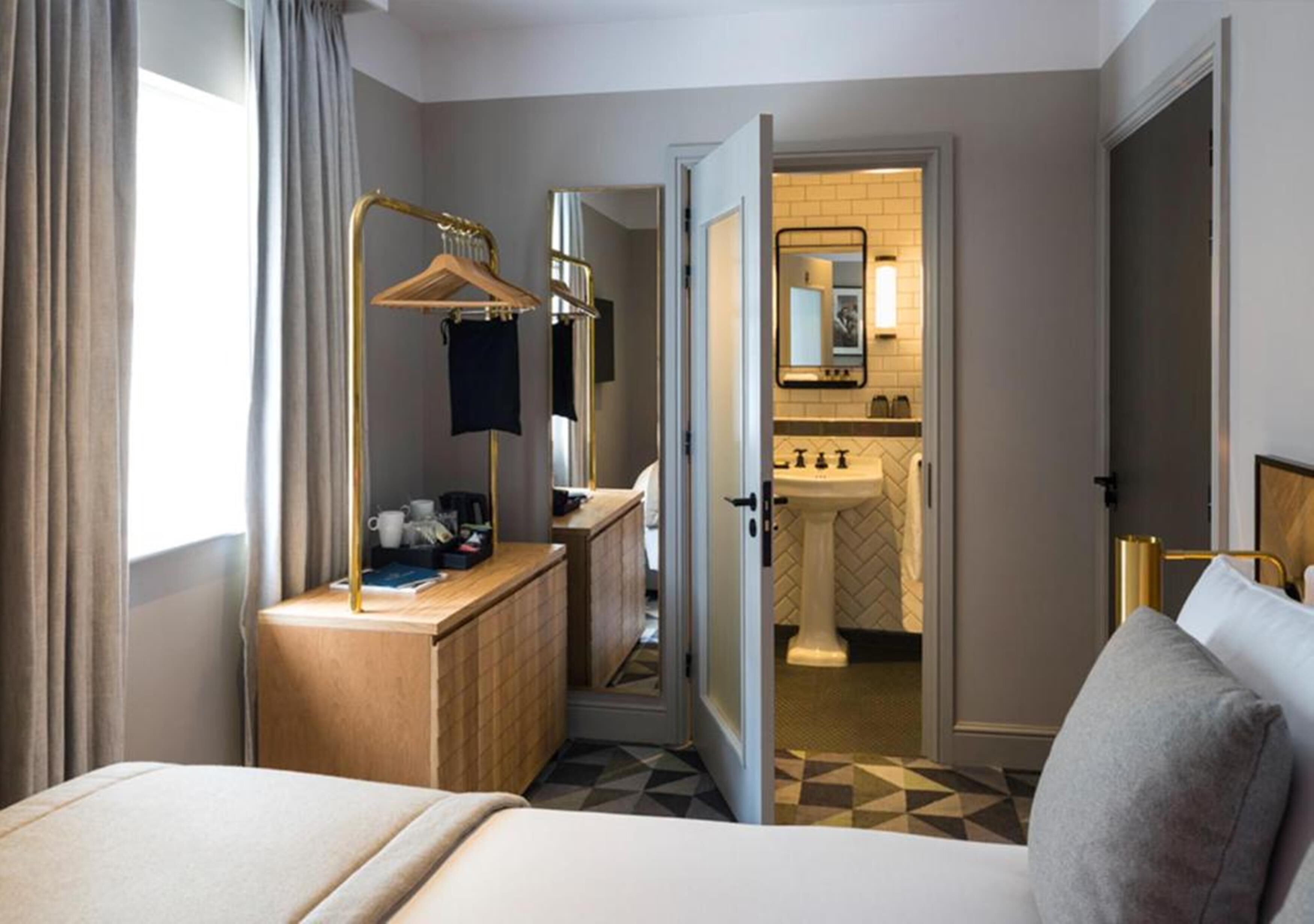 small double room | 1 bedroom, hypo-allergenic bedding, in-room safe, soundproofing