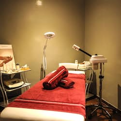 Couples treatment rooms, body treatments, body wraps, body scrubs