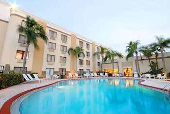 Holiday Inn Fort Myers - Downtown Area by IHG
