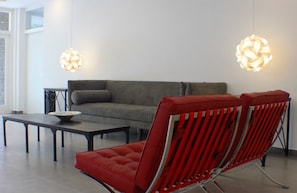 Coin salon dans le hall