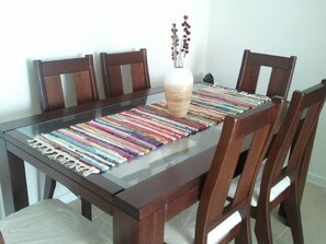 Apartment, 2 Bedrooms, Beach View | In-room dining - Departamento La Serena Sinbad (La Serena)