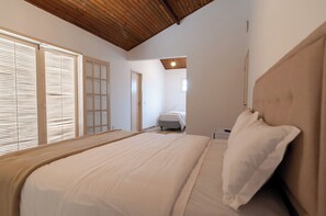 Studiosuite – premium | Sengetøy av topp kvalitet, senger med overmadrass og minibar