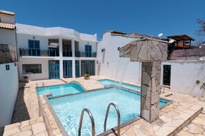 2 piscinas al aire libre