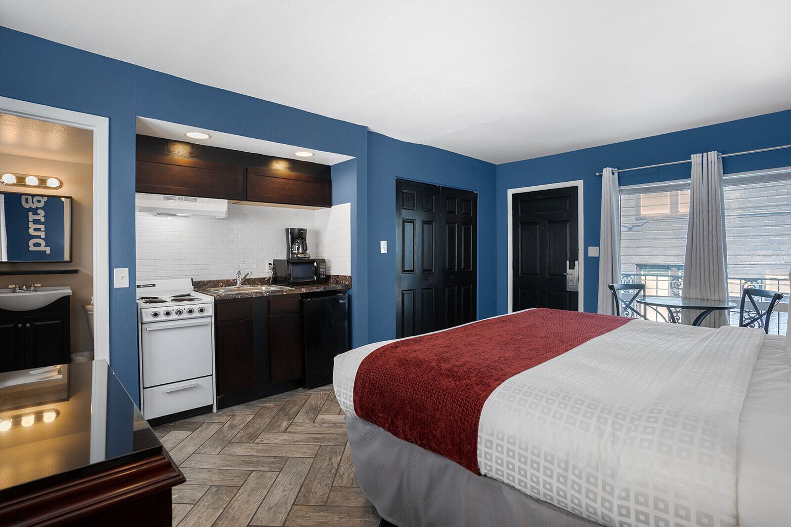 studio suite (apartment in separate building) | free wifi, bed sheets