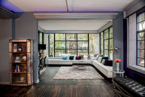 Sala de estar en el lobby