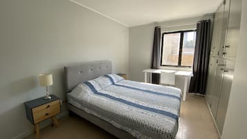 Habitación básica doble, 1 cama matrimonial | Ropa de cama