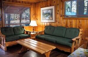 Classic Cabin, Private Bathroom (Cabin #2) | Living area - Arizona Mountain Inn and Cabins (Flagstaff)