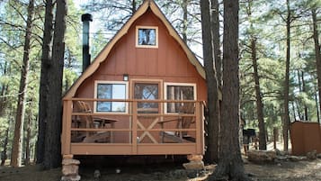 Cabaña Prestigio, baño privado, vista a la montaña (Cabin #7) | Tabla de planchar con plancha y ropa de cama