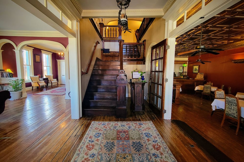 Iron Horse Hotel - Glasgow, MO