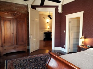 Orient Express | Iron/ironing board, free WiFi, bed sheets