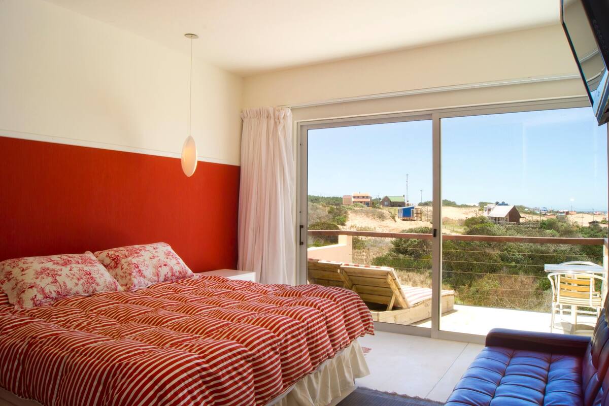 Premium bedding, down comforters, WiFi (free), individually furnished