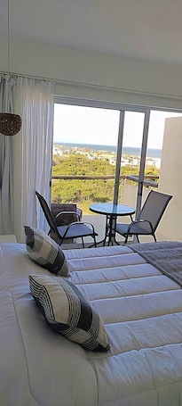 Habitación Vista al Mar | Premium bedding, down comforters, individually furnished, free WiFi