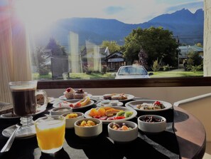 Dining - Cumbres Hotel (El Bolson)