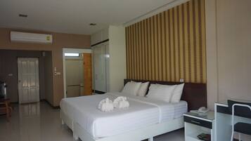 Standard Double Room | Minibar, desk, blackout drapes, rollaway beds