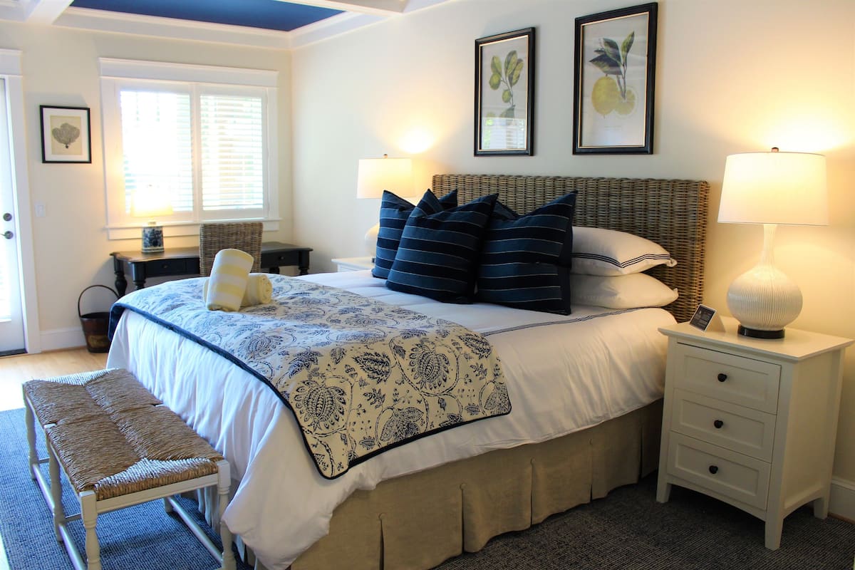 Premium bedding, down duvets, minibar, individually decorated