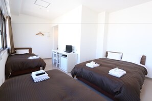 Standard Quadruple Room, Non Smoking, City View | Blackout drapes, free WiFi, bed sheets - Oak Hotel Edo - Hostel (Tokyo)