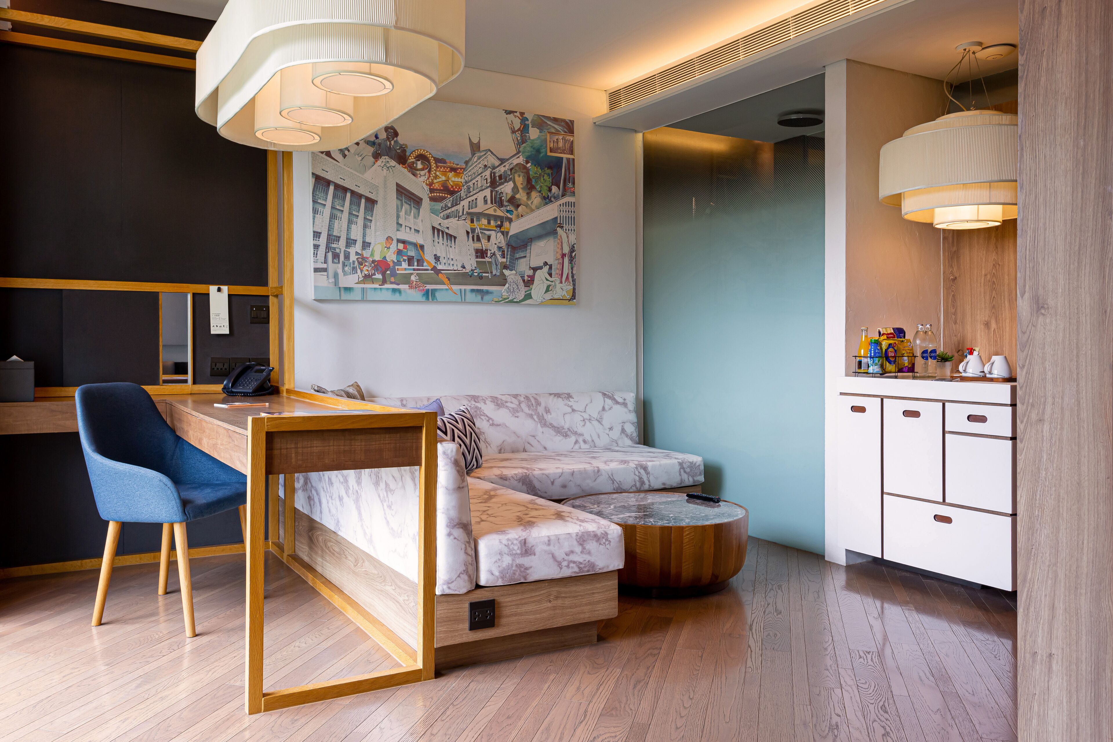 studio suite | living area | 40-inch lcd tv with cable channels, led tv