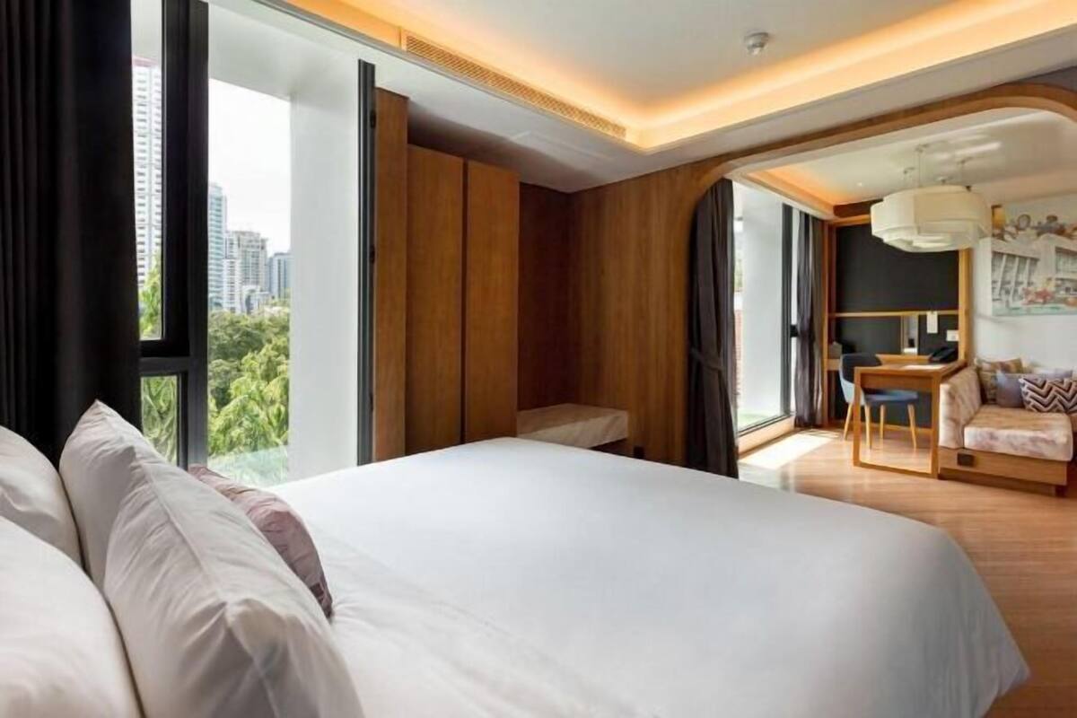 Premium bedding, minibar, in-room safe, blackout curtains
