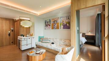 Suite, 2 Bedrooms | Living room