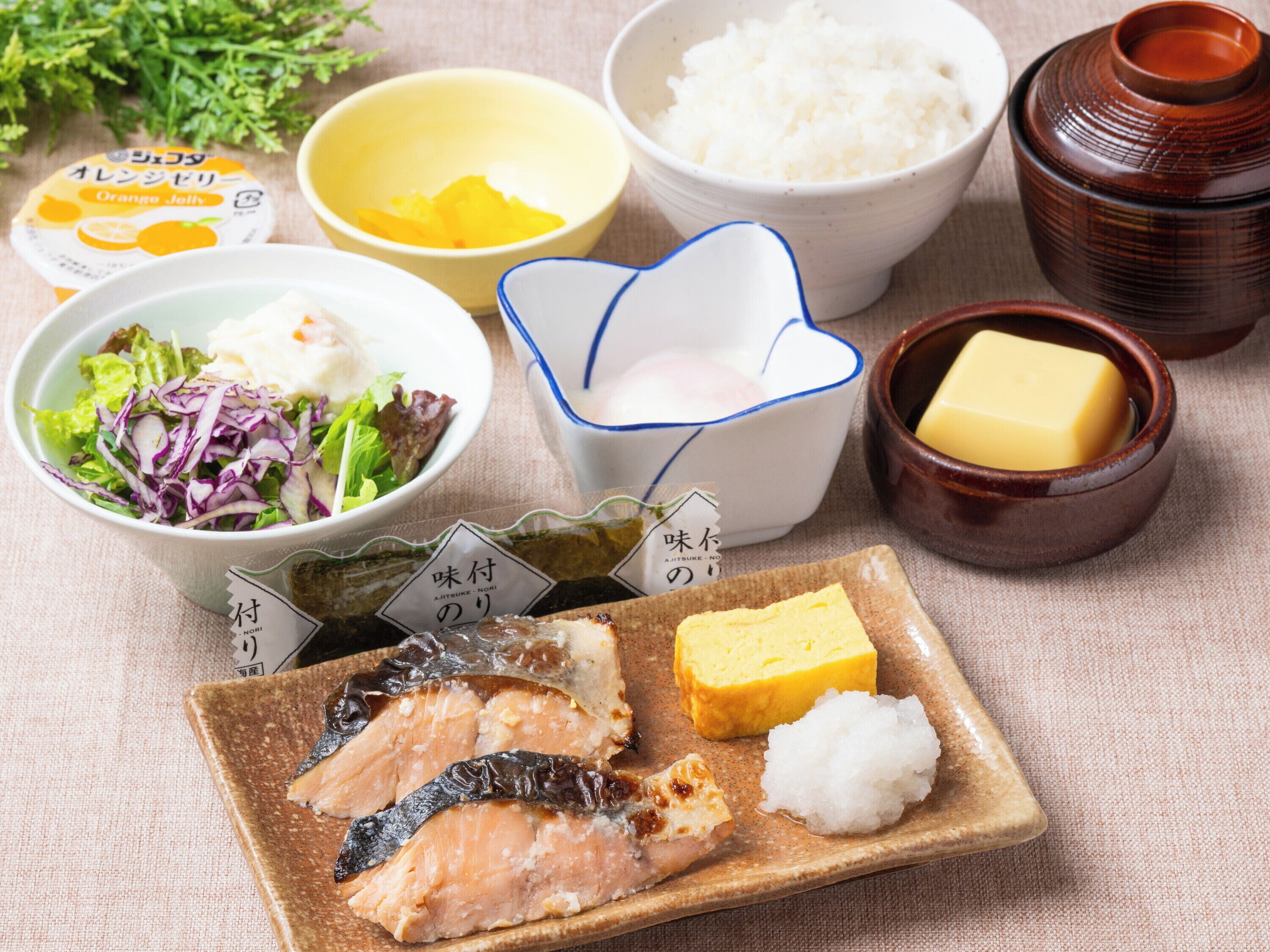 daily cooked-to-order breakfast (jpy 1400 per person)