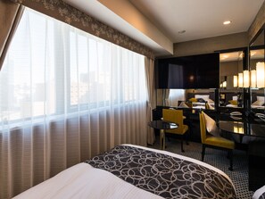 Deluxe Twin Room, Non Smoking | Premium bedding, down duvets, desk, blackout curtains - APA Hotel Iidabashi Ekimae (Tokyo)