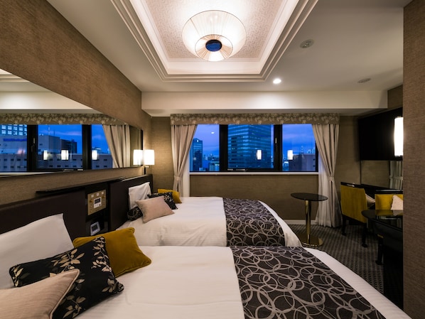 Habitació amb dos llits individuals Deluxe, no fumadors | Roba de llit d'alta qualitat, cobrellits, escriptori i cortines opaques