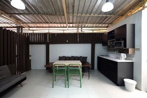 Tabla de planchar con plancha y wifi gratis 