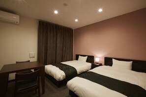 In-room safe, desk, free WiFi, bed sheets - Rinn Shichijo Ohashi Bridge (Kyoto)
