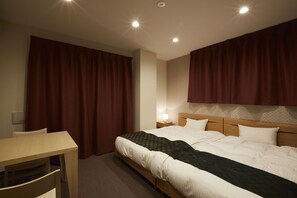 In-room safe, desk, free WiFi, bed sheets - Rinn Shichijo Ohashi Bridge (Kyoto)