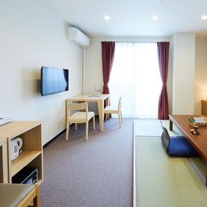 In-room safe, desk, free WiFi, bed sheets - Rinn Shichijo Ohashi Bridge (Kyoto)
