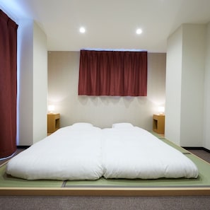 Japanese Tatami Futon Room (23sqm) | In-room safe, desk, free WiFi, bed sheets - Rinn Shichijo Ohashi Bridge (Kyoto)