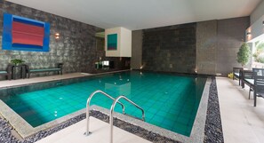 10 indoor pools