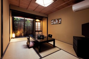 傳統聯排別墅 (Japanese Style Room) | 起居區 | 平面電視