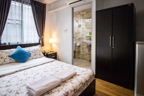 Deluxe Double Room | Escritorio, camas extra y wifi gratis