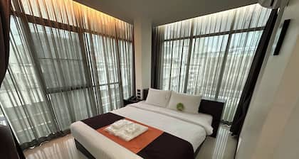 Collection O The Bangkok Airport Link Suite