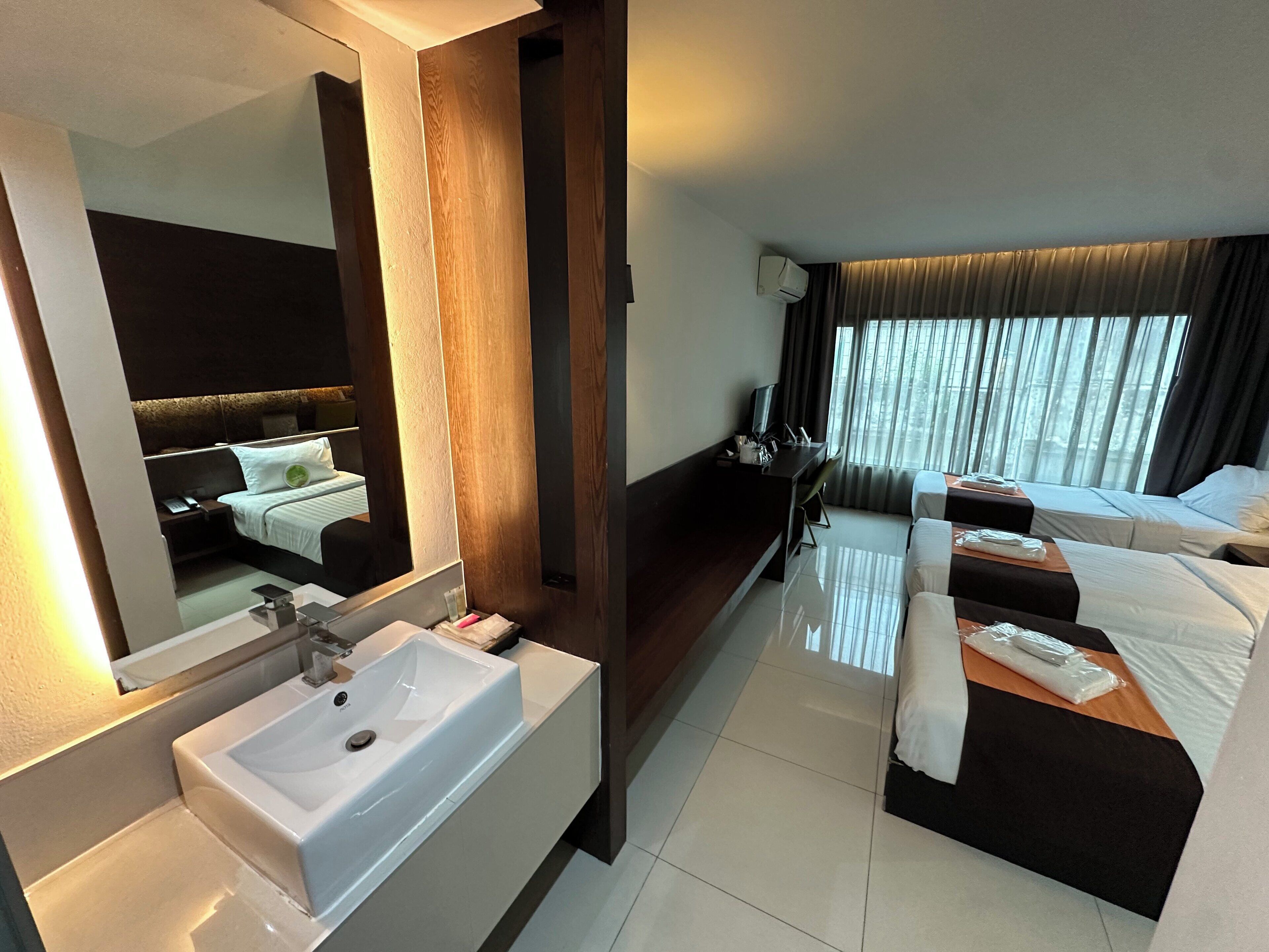 Photo - Collection O The Bangkok Airport Link Suite