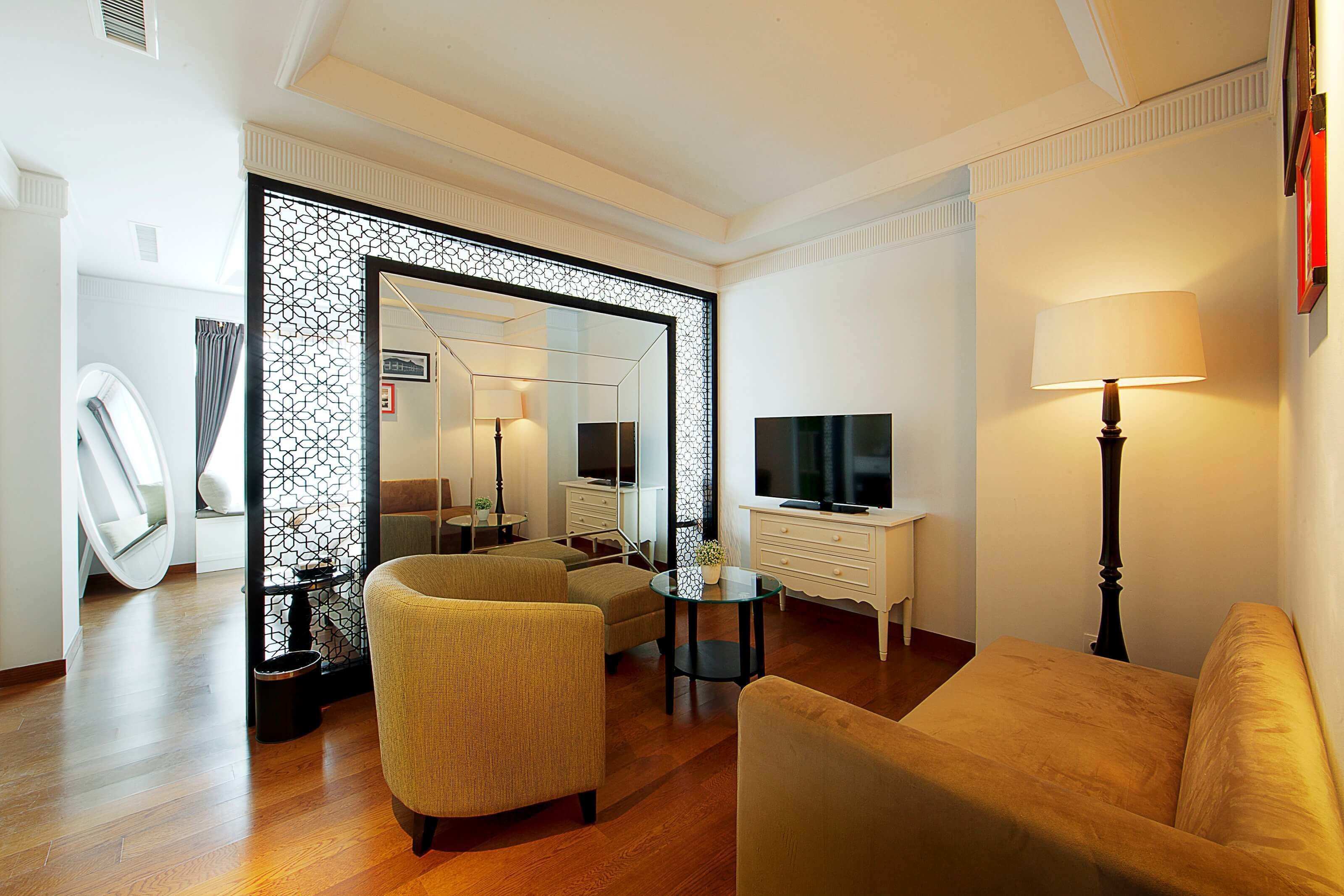 executive club | living room | led tv