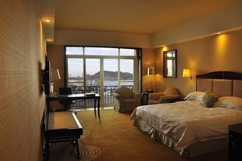 Anqing Country Garden Phoenix Hotel