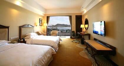 Anqing Country Garden Phoenix Hotel