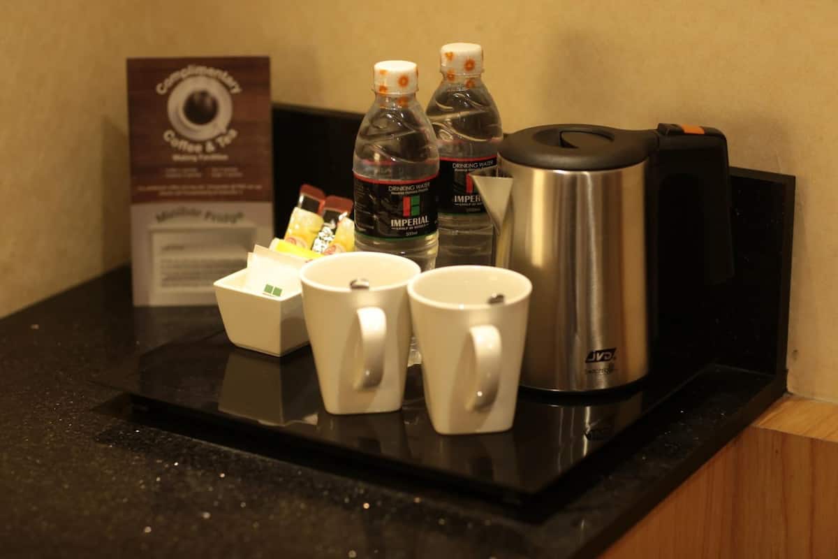 fridge, coffee/tea maker, electric kettle