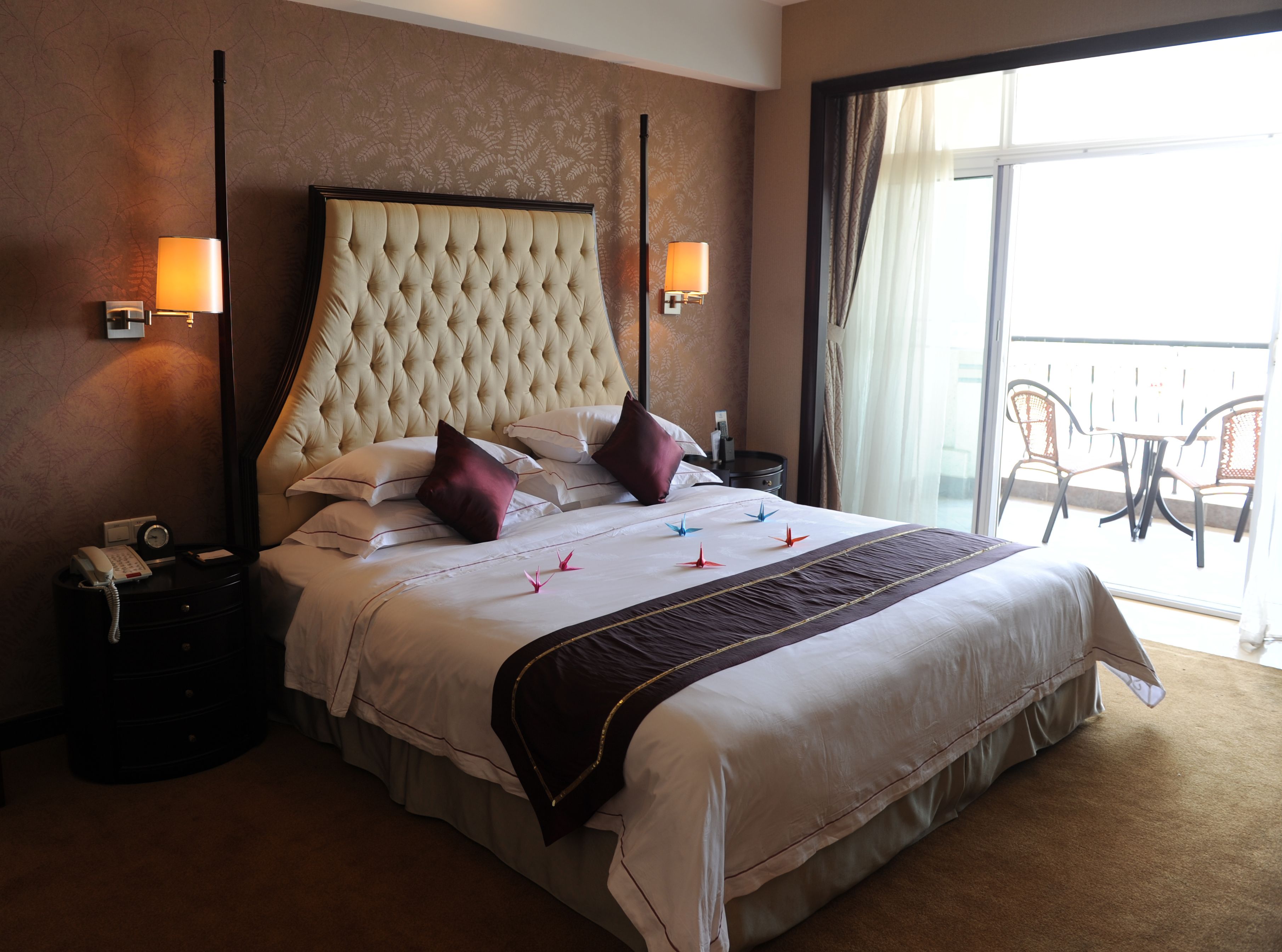 行政套房 | 迷你吧、客房內保險箱、書桌、遮光布/窗簾