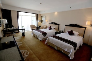 Minibar, in-room safe, desk, blackout curtains - Wuhu Garden Hotel Maritim (Wuhu)