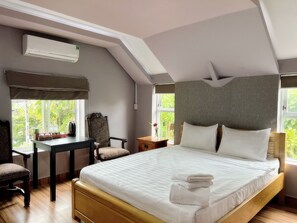 Minibar, desk, laptop workspace, free WiFi - LILAC COTTAGE HOMESTAY (Phu Quoc)