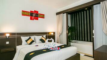 Premier Room (Pavilion) | Premium bedding, minibar, in-room safe, laptop workspace