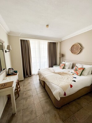 Romantic Twin Room | Premium bedding, Tempur-Pedic beds, minibar, in-room safe - Conny's Boutique Hotel - Adults Only (Manavgat)