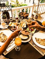 Free daily cooked-to-order breakfast 