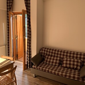 Apartment, 2 Bedrooms | Living area